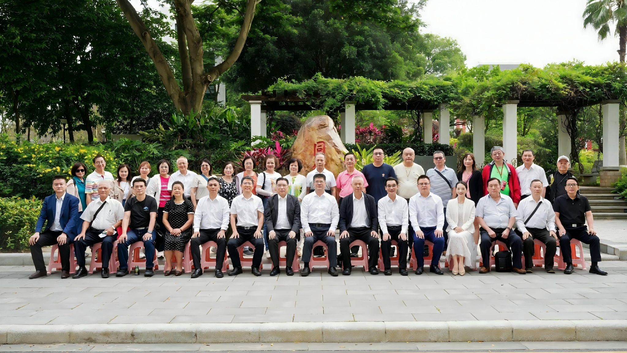 港区全国人大代表、台北市中药商业同业公会代表团到bat365正版唯一官网参访交流