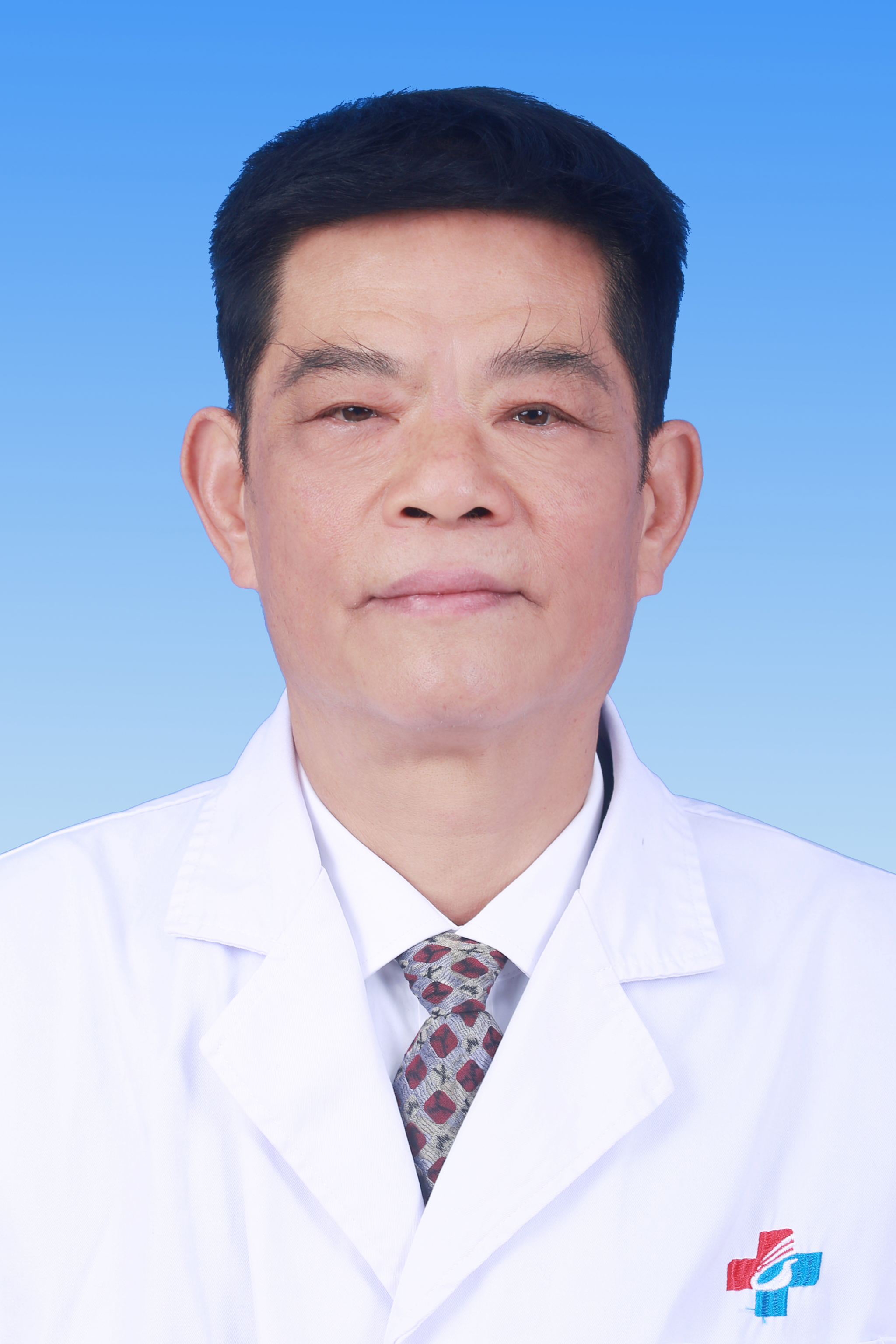方 坚
